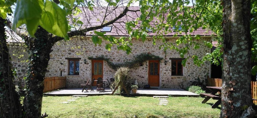 Gite Du Sorbier Le Chalard Екстериор снимка