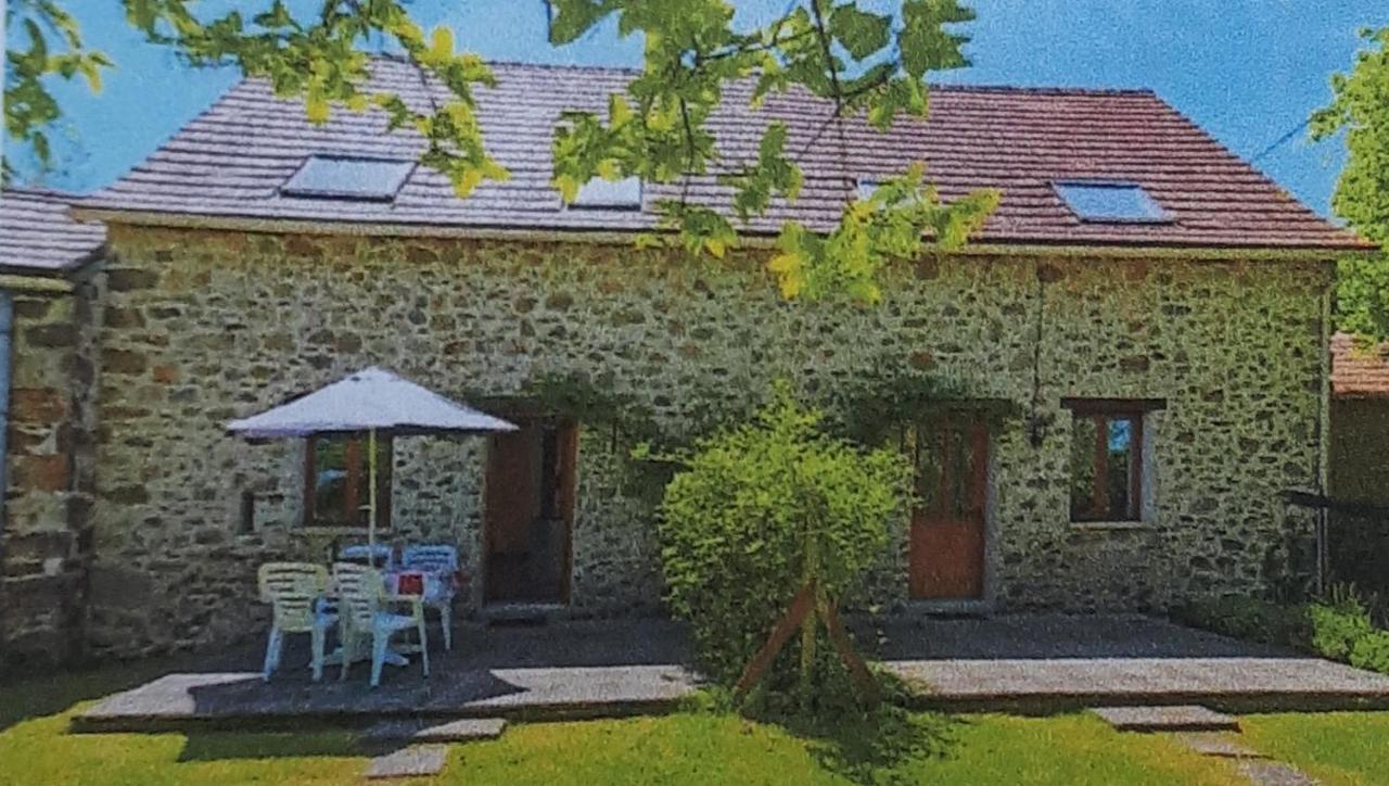 Gite Du Sorbier Le Chalard Екстериор снимка